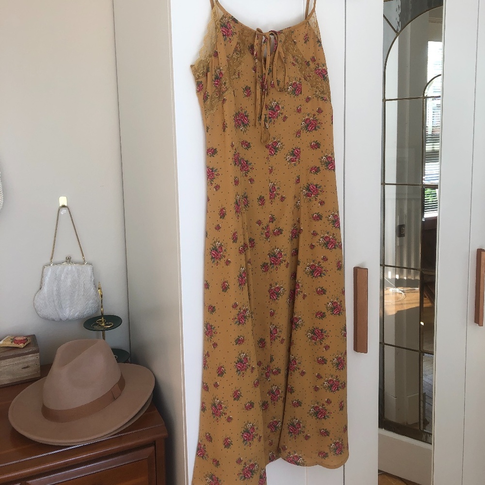 SIMPLE RETRO LINDY ROSE NICK DRESS